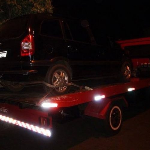 PM prende em flagrante três indivíduos que roubaram retro-escavadeira na SP-215