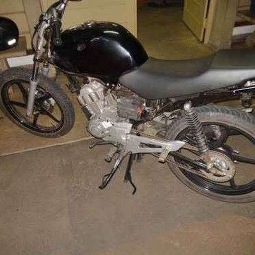 PM localiza moto furtada escondida em terreno no Santa Rosa II