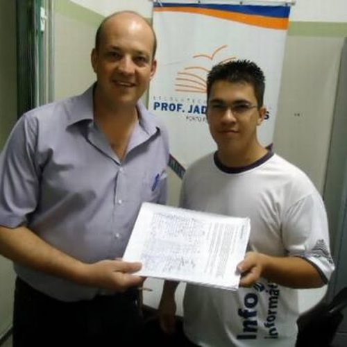 Vereador Berque recebe demandas de alunos da ETEC Professor Jadyr Salles