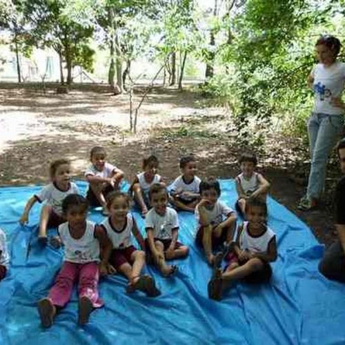 Núcleo de Educação Ambiental Verde É Vida recolhe lixo eletrônico