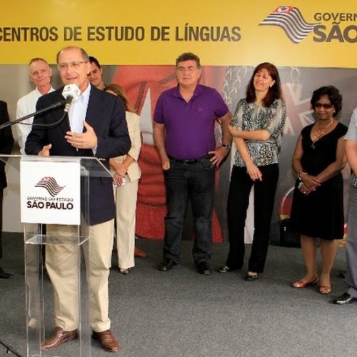 CEL’s da região oferecem vagas para cursos gratuito de inglês e espanhol