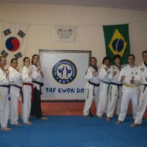 Equipe de Tae Kwon Do de Porto Ferreira se prepara para competições