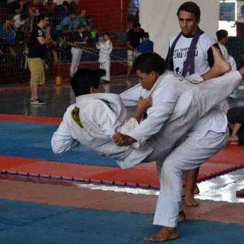 Equipe Robson Moura Nova União é campeã da 1ª Copa Ferreirense de Jiu Jitsu