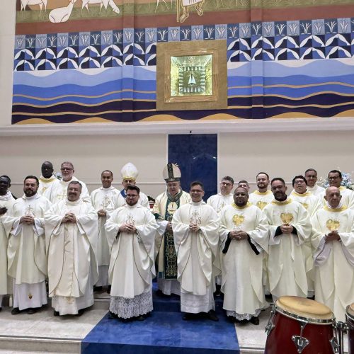 Tambaú (SP) reúne centenas de fiéis em missa solene em homenagem ao Beato Donizetti
