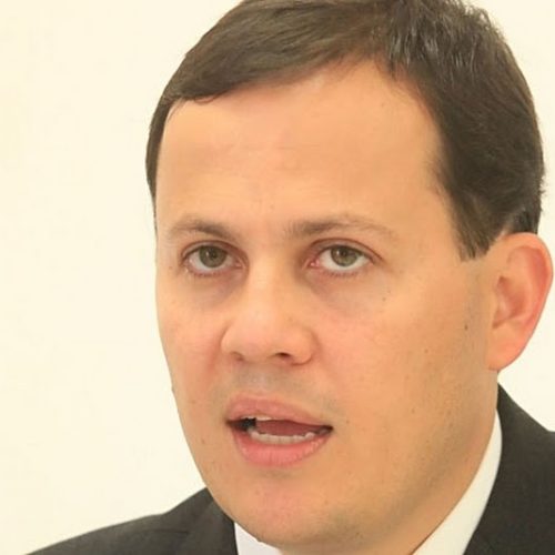 Juiz faz campanha pelo fim do salário de vereador