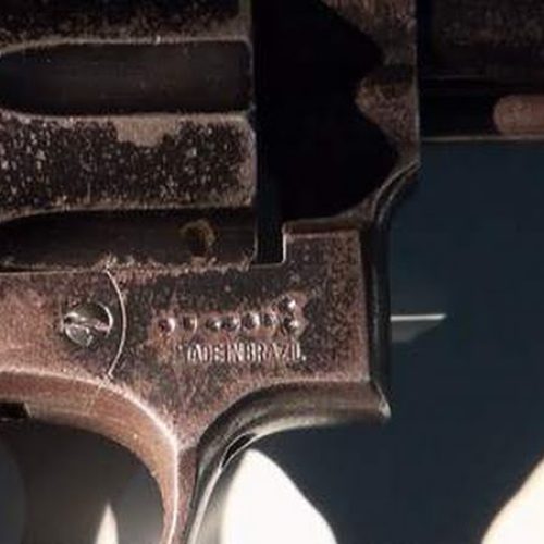 PM encontra arma de fogo no trevo do bairro Águas Claras