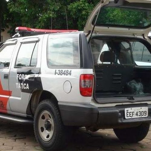 Jovem é preso e adolescente apreendido após roubo em ótica