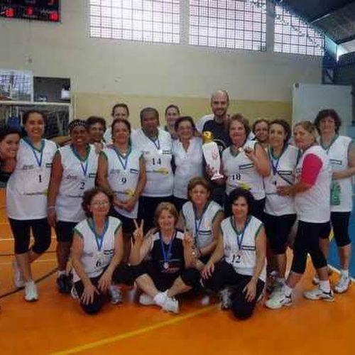 Voleibol feminino adaptado do P.F.F.C. é Campeão Estadual