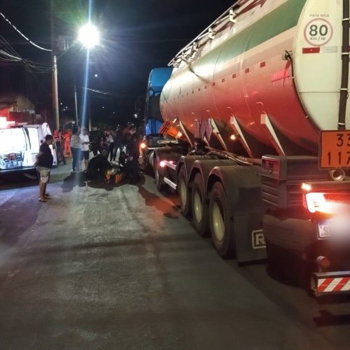 Motociclista fica gravemente ferido após colisão com carreta em Serrana