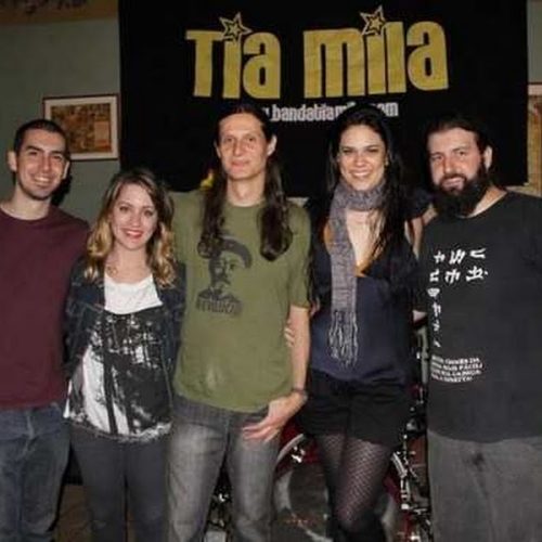 Banda Tia Mila se apresenta no Freud Explica