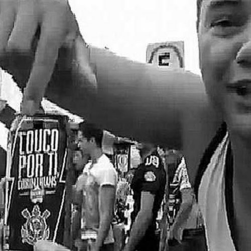 Torcida do Corinthians em Porto Ferreira comemora vitória no Mundial de Clubes
