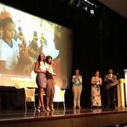 Professora Ferreirense Jenifer Gatto recebe mais um prêmio de nível nacional
