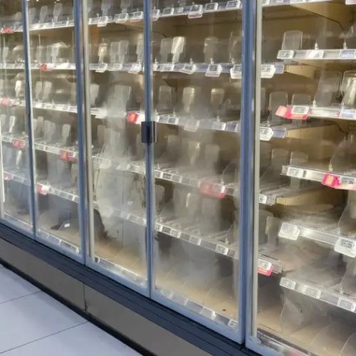 Ciberataque afeta mais de 400 supermercados na França e provoca perda de alimentos