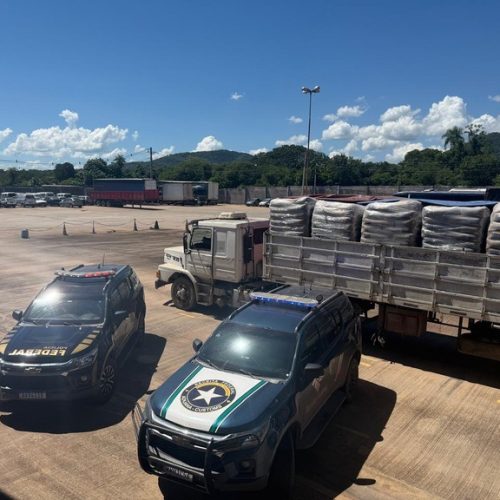 Polícia Federal apreendem 27 toneladas de insumo químico usado no refino de drogas