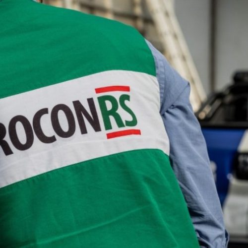 Operação contra preços abusivos de combustíveis flagra mais de mil irregularidades em postos na Região Sul