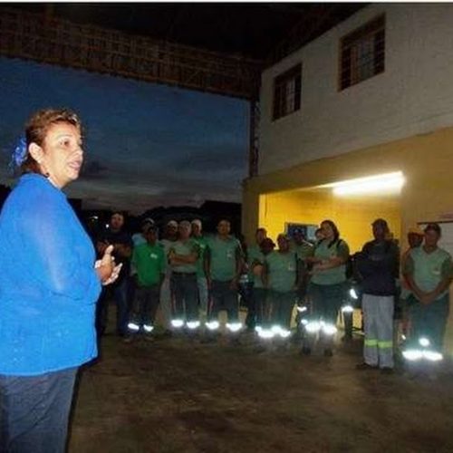 Prefeita tem encontro com servidores do setor de limpeza pública