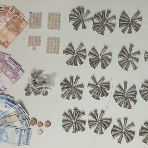 Polícia Militar apreende mais de 250 porções de drogas e prende suspeito em Santa Rita do Passa Quatro