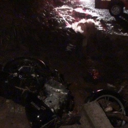 Chuva forte deixa carros ilhados na SP-328; um motociclista está desaparecido