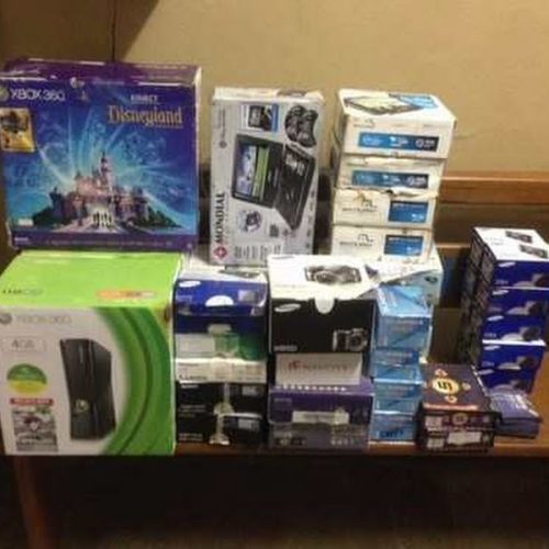 Eletroeletrônicos furtados de loja são encontrados em QG de bloco de carnaval