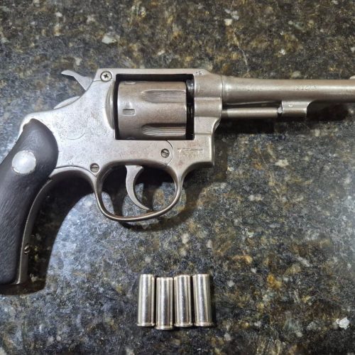 Abordagem da PM termina com prisão de homem armado em São Carlos