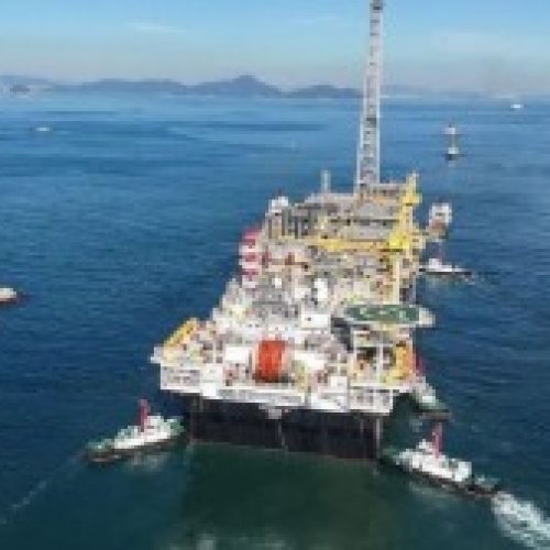 Petrobras dispara lucro e alcança R$ 52,4 bilhões no trimestre