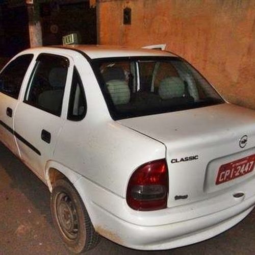 Taxi roubado em Pirassununga é localizado na área central de Porto Ferreira