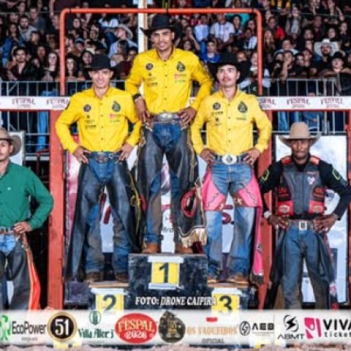 Arena ferve na primeira semana da FESPAL e revela campeões das montarias