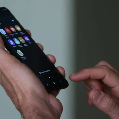 Jovens trocam partidos por ativismo político nas redes