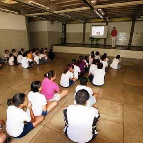 Programa Saúde na Escola leva exames e palestras à comunidade estudantil