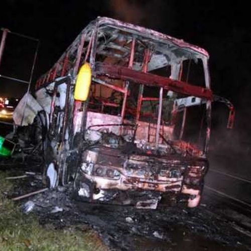 Acidente entre dois ônibus deixa várias pessoas feridas na Rodovia Anhanguera