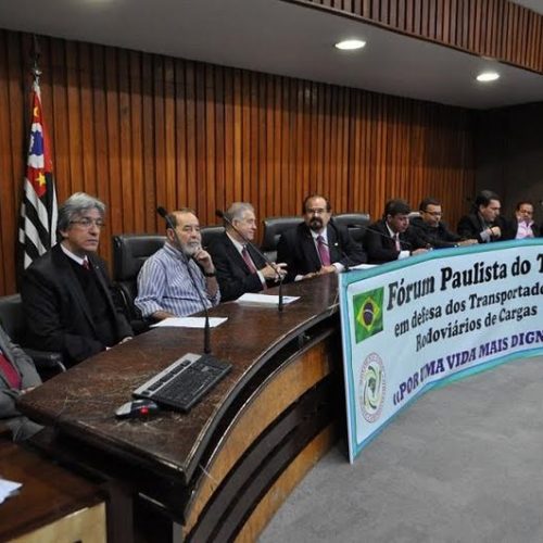 Nelson Marquezelli coordena reunião dos Transportadores Rodoviários de Cargas