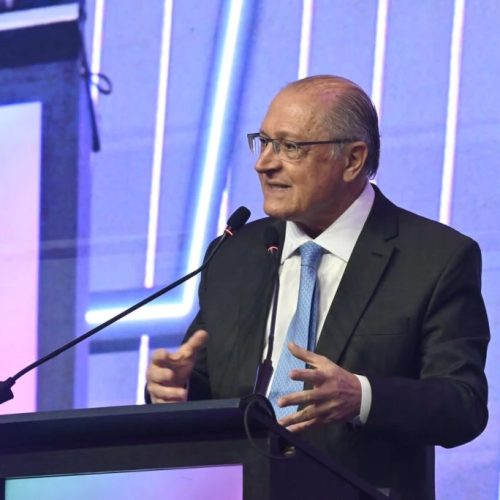 vice-presidente da República Alckmin anuncia aporte de R$ 30 bilhões da Coca-Cola no Brasil até 2030