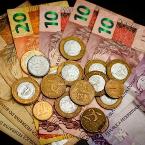 Governo define salário mínimo de 2026 em R$ 1.621 após cálculo de inflação e PIB