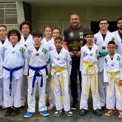 Atletas de Porto Ferreira se destacam no taekwondo open de Araras