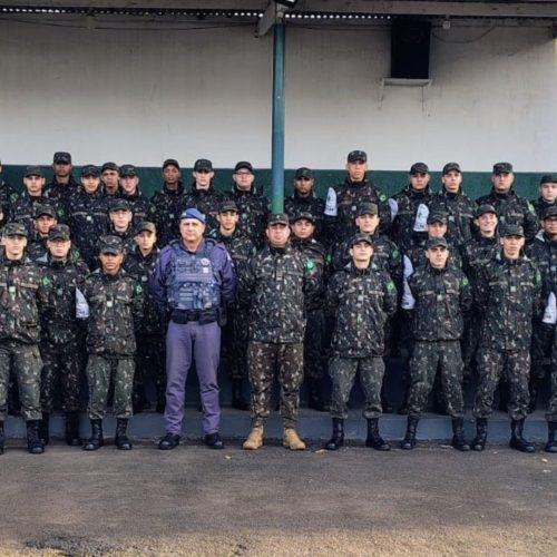 Polícia Militar promove palestra sobre prevenção às drogas no Tiro de Guerra de Santa Rita do Passa Quatro