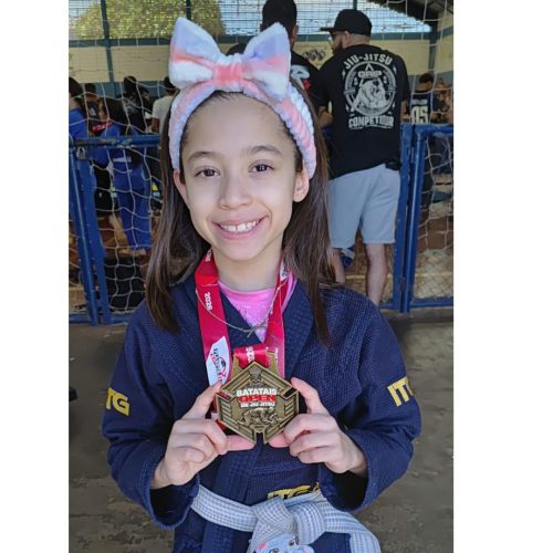 Lorrayne de Cássia conquista mais um ouro no jiu-jítsu em Batatais