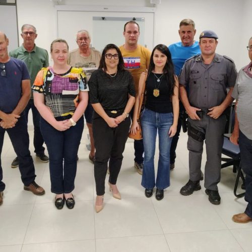 Reunião do Projeto Vizinhança Solidária reforça laços entre comunidade e forças de segurança em Porto Ferreira
