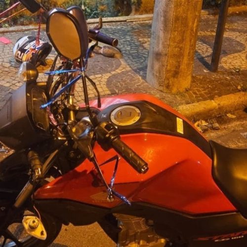 Tentativa de fuga termina em acidente e apreensão de motocicleta em Descalvado