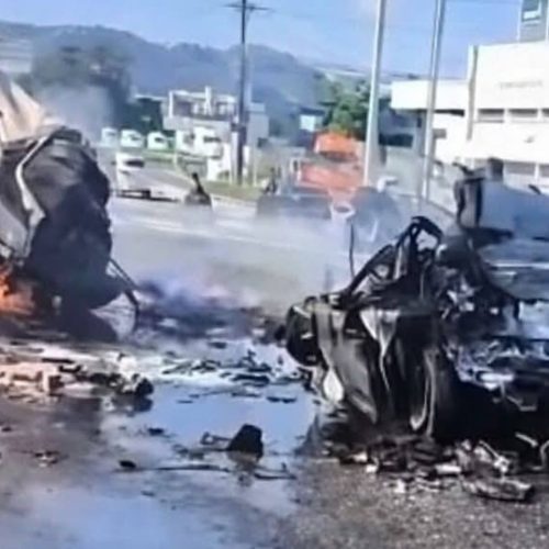 Acidente devastador na BR-101 destrói carro e mata três da mesma família