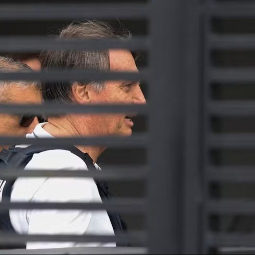 Bolsonaro aguarda decisão do STF sobre prisão domiciliar após fim do prazo