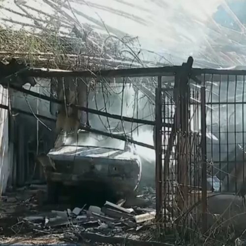 Incêndio em chácara na zona leste de Ribeirão Preto consome carros e pertences