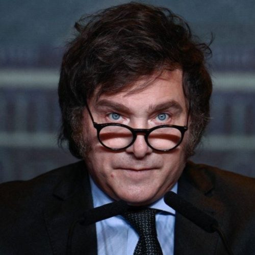 Popularidade do presidente da Argentina Javier Milei despenca em meio à estagnação econômica e escândalos políticos