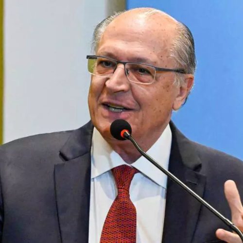 Alckmin afirma que lista de exceções ao “tarifaço do Trump” foi resultado de longa conversa e negociações continuam
