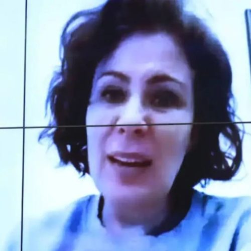 Carla Zambelli renuncia ao mandato; STF já havia determinado perda e prazo de 48 horas para que o presidente da Câmara desse posse ao suplente
