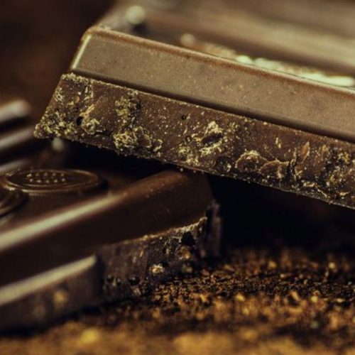 Estudo da USP revela baixo teor de Cacau e alto teor de açúcar em várias marcas de chocolates e achocolatados