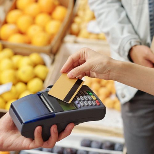 Pelo fim da “Exploração no Vale-Refeição”: Governo limita taxas e acelera pagamentos para beneficiar comerciantes e consumidores