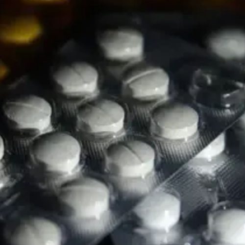 Compras estatais por parte dos estados e municípios alavancam expansão e fortalecem a indústria farmacêutica nacional