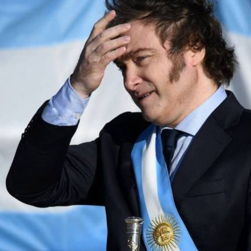Enquanto o presidente comemora superávits fiscais, crise social na Argentina atinge em cheio a inadimplência