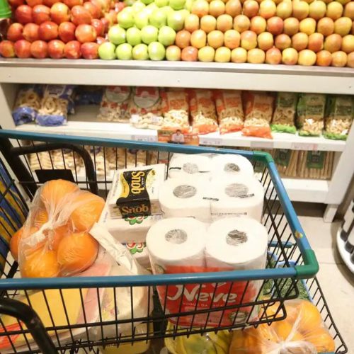 Consumo nos lares brasileiros em alta e preços em queda trazem alívio ao bolso