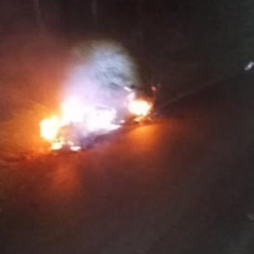 Motociclista morre após colisão com caminhão de cana na vicinal George de Almeida Freitas